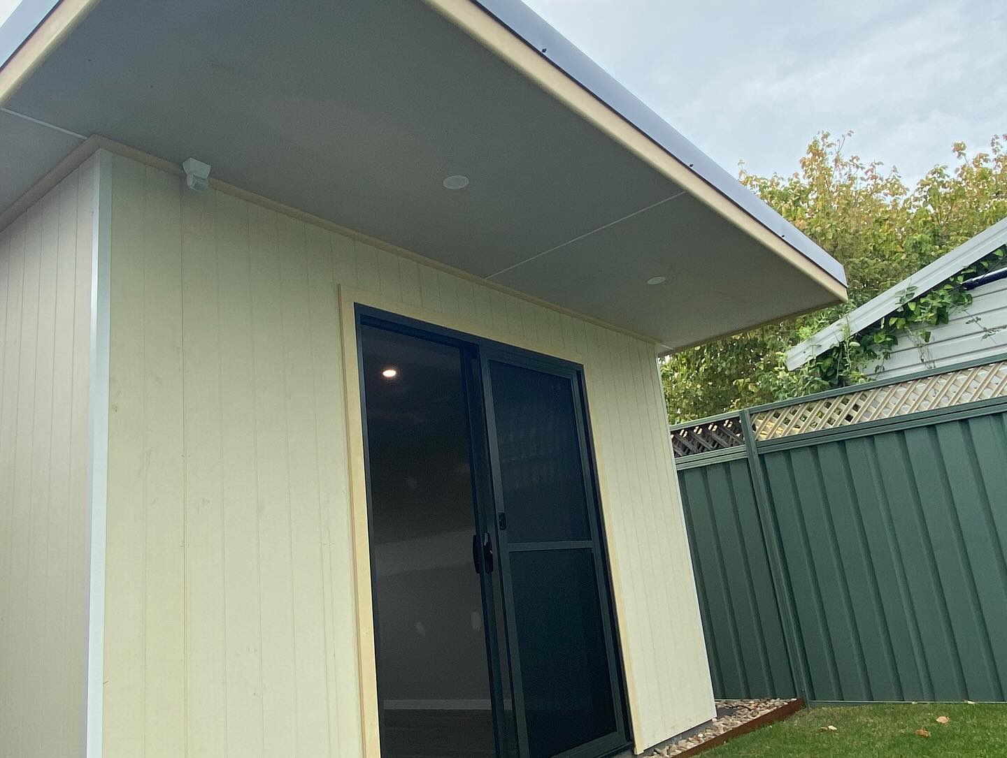 10-garden-studio-frame-on-concrete-slab -garden-studio-frame-on-concrete-slab